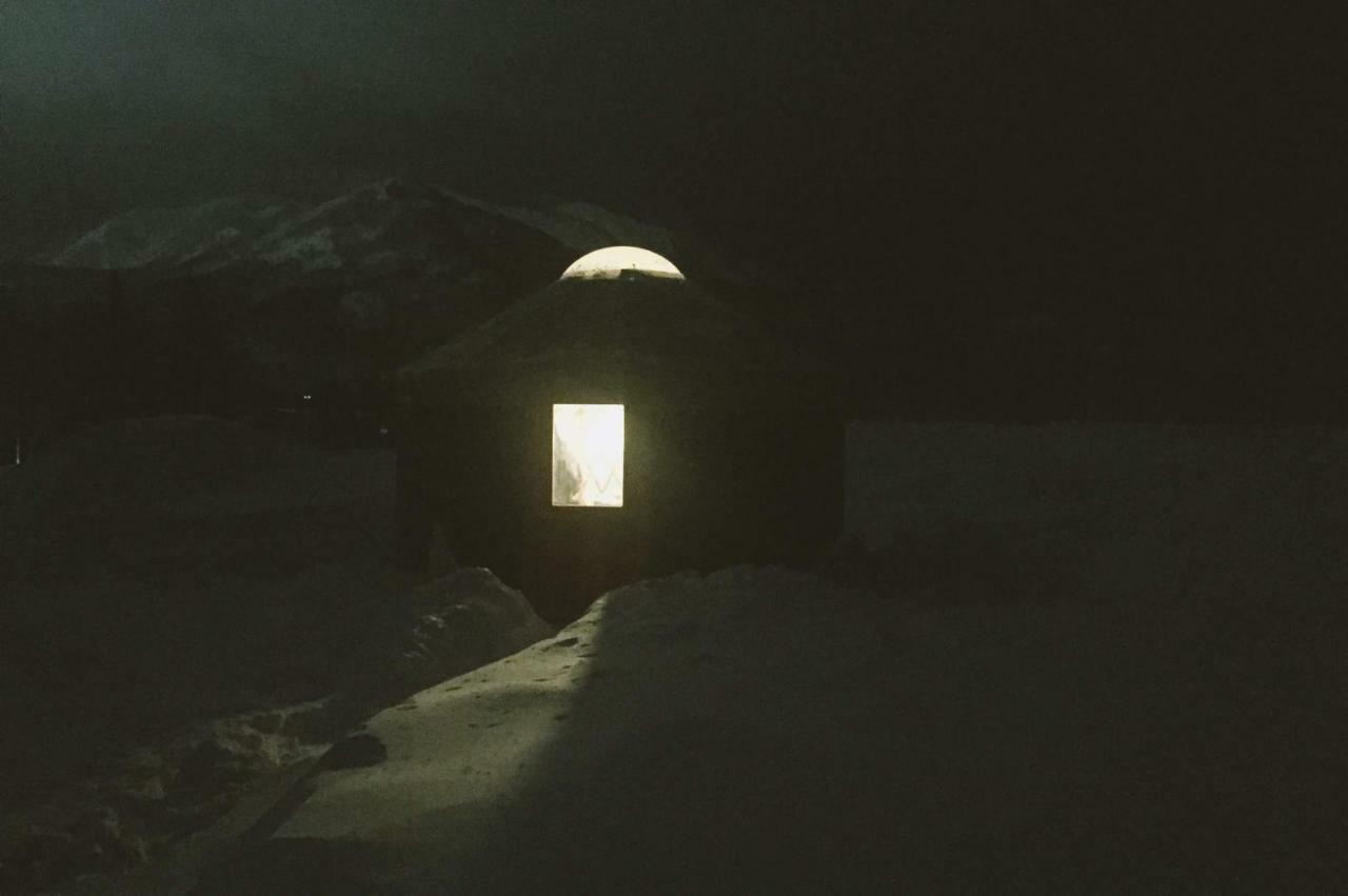 The Yurts At Margo'S Garden, Kiroro Hotell Akaigawa Exteriör bild
